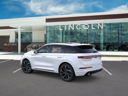 New 2026 Lincoln Corsair Grand Touring image 4