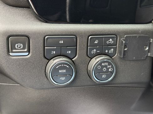 Used 2024 Chevrolet Silverado 2500 LT w/ Convenience Package AWD/4WD image 30