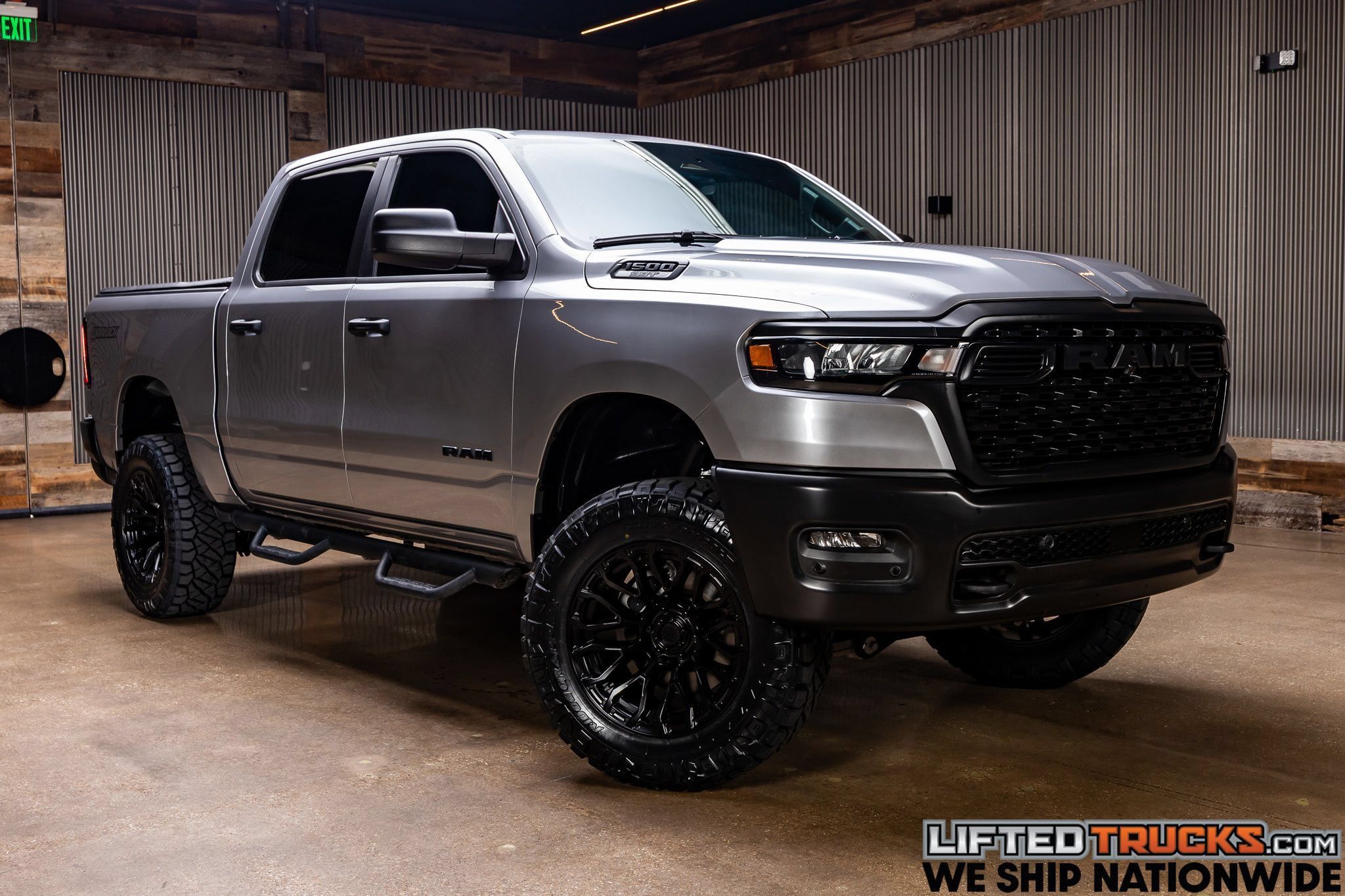 Used 2025 RAM 1500 Warlock AWD/4WD image 1
