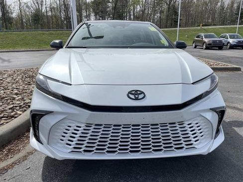 Used 2025 Toyota Camry XSE image 8