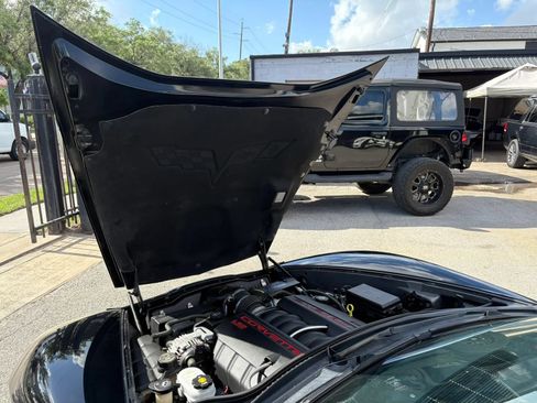 Used 2005 Chevrolet Corvette Coupe w/ Preferred Equipment Group RWD image 31