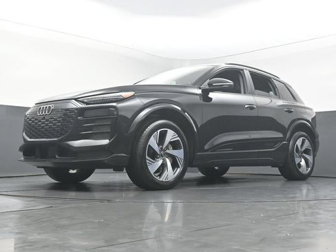 Used 2025 Audi Q6 e-tron Premium Plus w/ Premium Plus AWD/4WD image 48