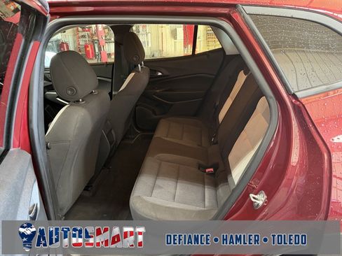 Used 2024 Chevrolet Trax LS w/ LS Convenience Package image 21