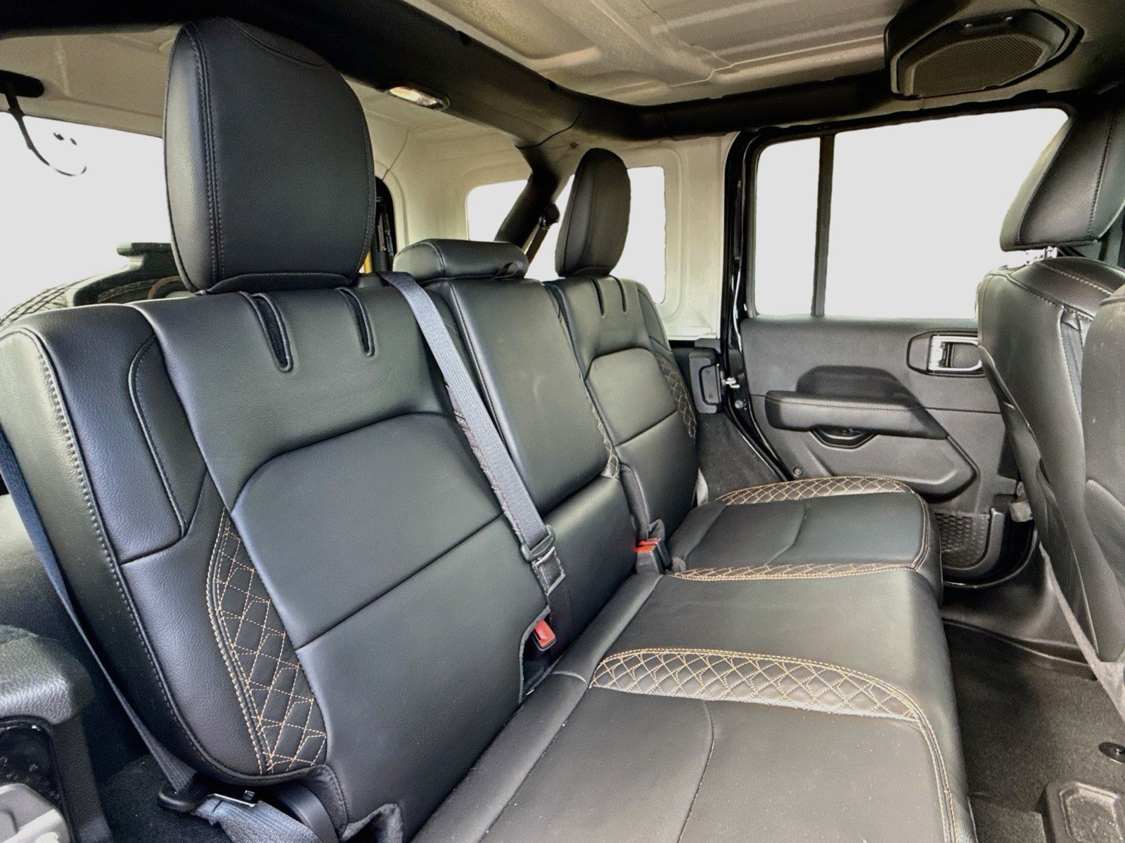 Used 2023 Jeep Wrangler Unlimited Sahara AWD/4WD image 26
