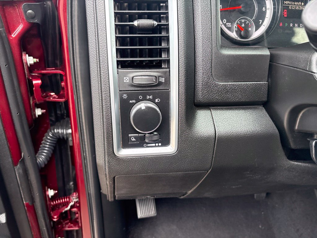 Used 2024 RAM 1500 Classic SLT AWD/4WD image 15