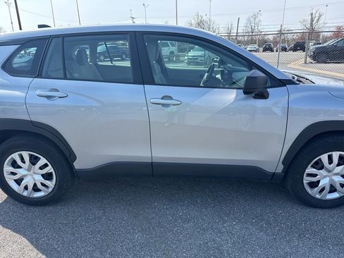 Used 2024 Toyota Corolla Cross L image 2