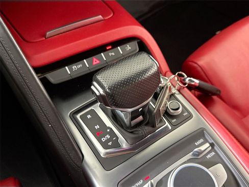 Used 2017 Audi R8 V10 w/ Carbon Exterior Package image 21