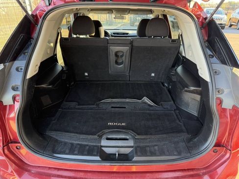 Used 2016 Nissan Rogue SV FWD image 11
