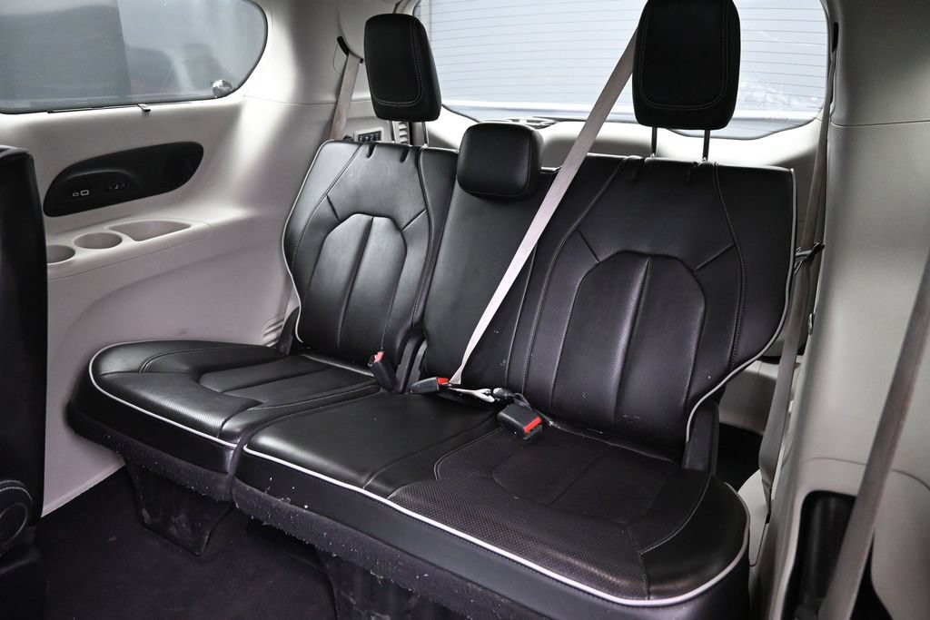 Used 2022 Chrysler Pacifica Limited AWD/4WD image 21