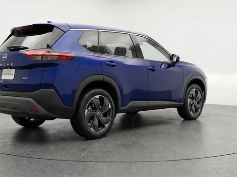 Used 2025 Nissan Rogue SV image 9