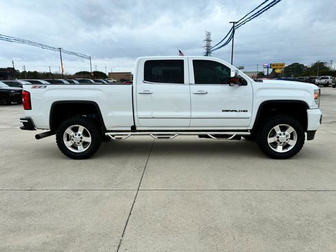 Used 2016 GMC Sierra 2500 Denali w/ Duramax Plus Package image 5