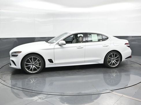 Used 2024 Genesis G70 2.5T image 8