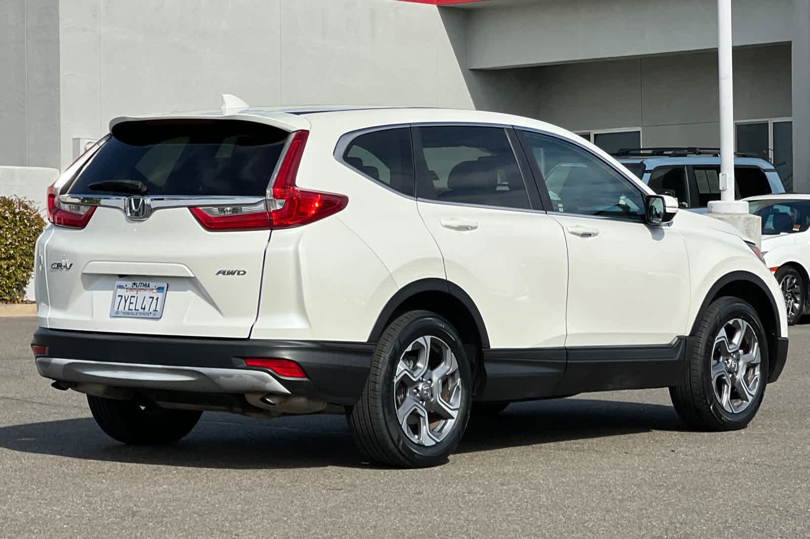 Used 2017 Honda CR-V EX image 2