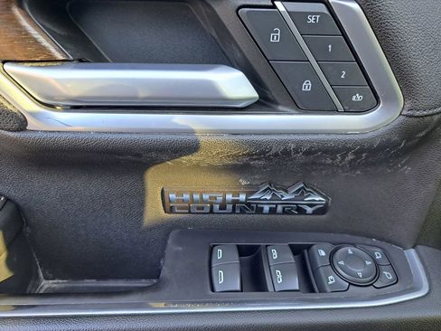 Used 2022 Chevrolet Silverado 1500 High Country image 32