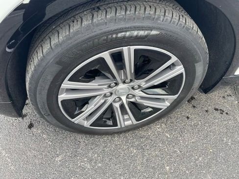 Used 2024 Cadillac Lyriq Luxury AWD/4WD image 14