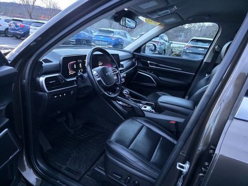 Used 2023 Kia Telluride S image 14