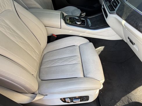 Used 2022 BMW X5 sDrive40i w/ M Sport Package RWD image 46