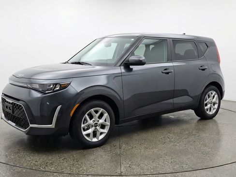 Used 2025 Kia Soul LX w/ LX Technology Package image 3