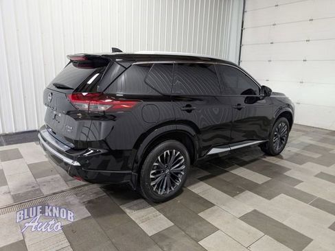 Used 2024 Nissan Rogue Platinum w/ Platinum Premium Package image 4