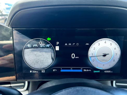 Used 2024 Hyundai Elantra Limited image 21