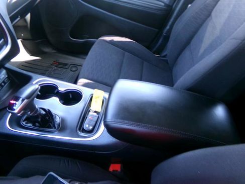 Used 2020 Dodge Durango SXT image 25