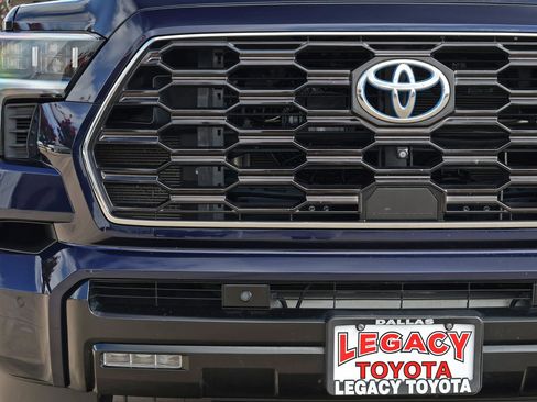Used 2023 Toyota Sequoia Platinum AWD/4WD image 11