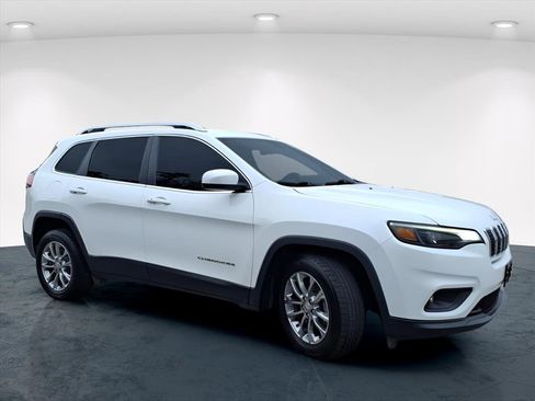 Used 2019 Jeep Cherokee Latitude Plus w/ Trailer Tow Group image 19