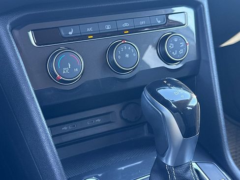 Used 2022 Volkswagen Tiguan S image 16