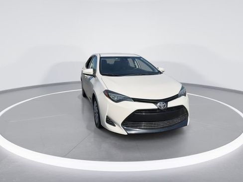 Used 2019 Toyota Corolla LE FWD image 3