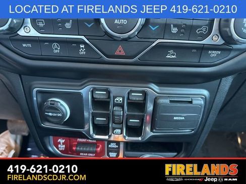 Used 2022 Jeep Wrangler Unlimited Rubicon w/ Cold Weather Group image 27