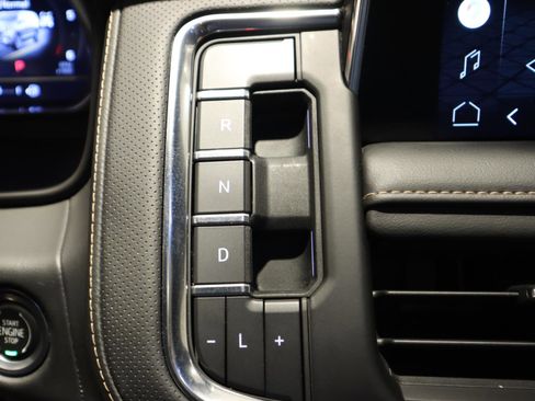 Used 2022 GMC Yukon AT4 w/ Technology Package AWD/4WD image 36