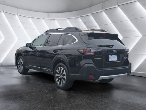 Used 2023 Subaru Outback Limited image 5