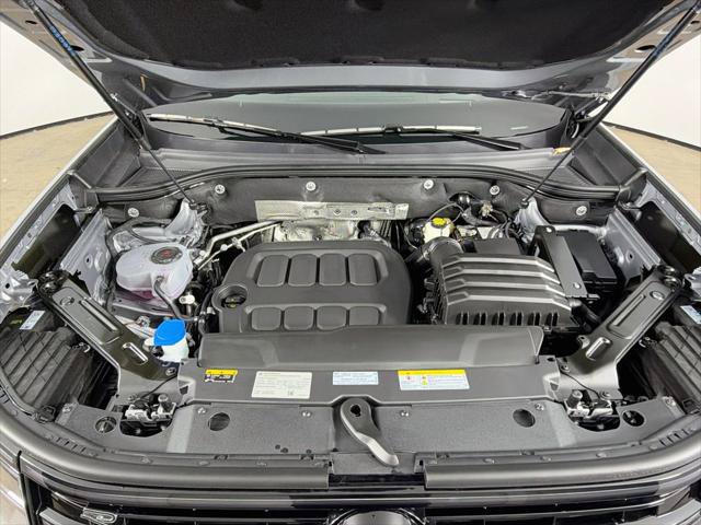 New 2027 Volkswagen Atlas SEL R-Line AWD/4WD image 32