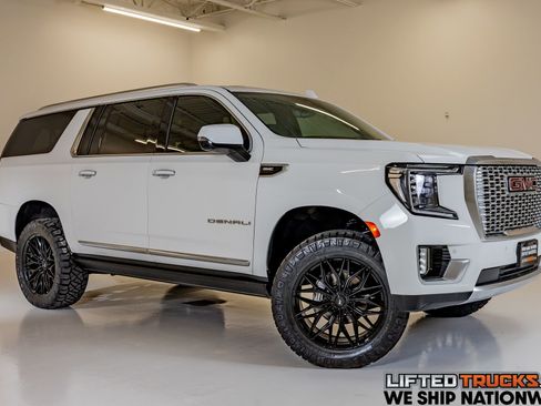 Used 2021 GMC Yukon XL Denali w/ Denali Premium Package AWD/4WD image 1