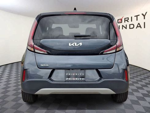 Used 2024 Kia Soul LX w/ Option Group 015 FWD image 5