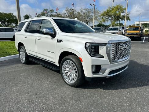 Used 2024 GMC Yukon Denali AWD/4WD image 3