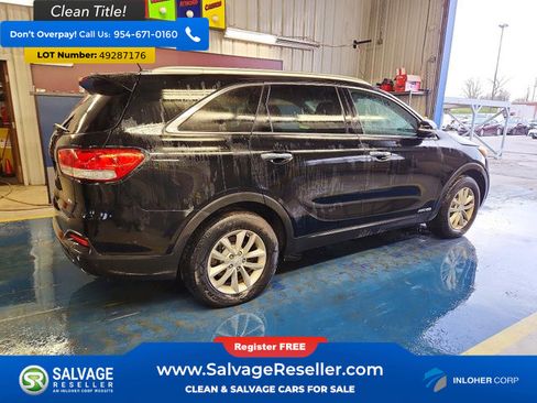 Used 2017 Kia Sorento AWD image 4