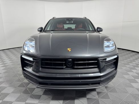Certified 2025 Porsche Macan image 6