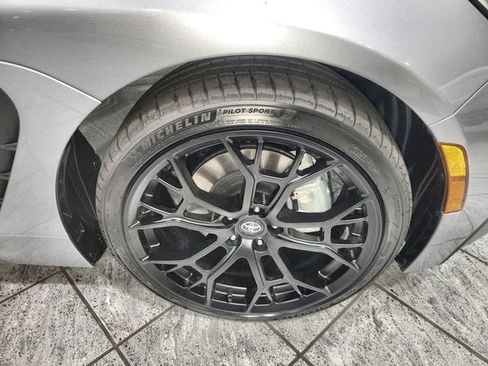 New 2026 Toyota GR86 Premium RWD image 10