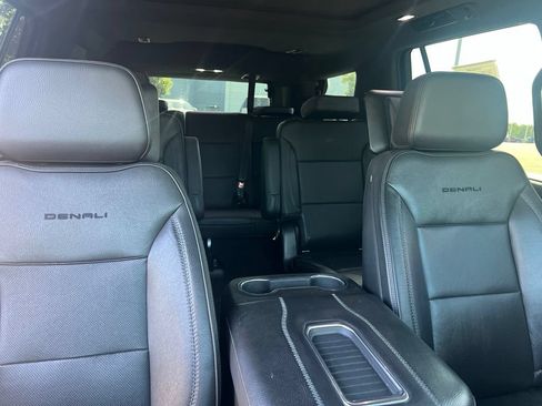 Used 2021 GMC Yukon Denali w/ Denali Ultimate Package AWD/4WD image 29