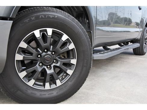 Used 2020 Nissan Titan PRO-4X w/ Pro-4x Convenience Package AWD/4WD image 27