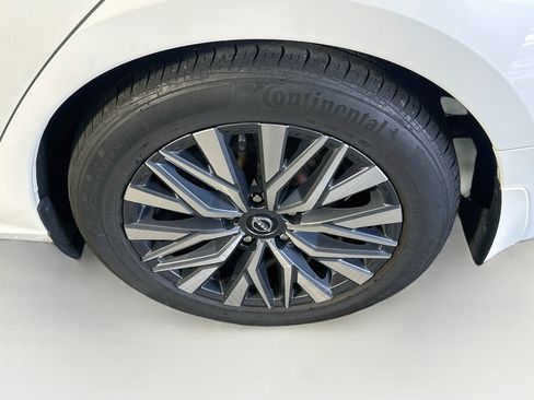 Used 2023 Nissan Altima 2.5 SV FWD image 11