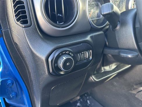 Used 2022 Jeep Wrangler Unlimited Sport image 24