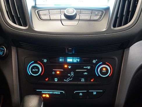 Used 2019 Ford Escape SE FWD image 19