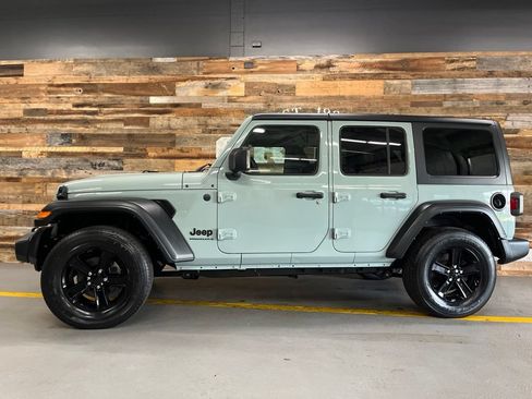 Used 2023 Jeep Wrangler Unlimited Sport AWD/4WD image 53