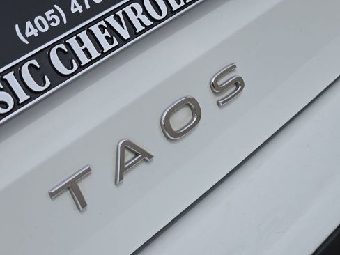 Used 2022 Volkswagen Taos SEL w/ Panoramic Sunroof Package FWD image 33