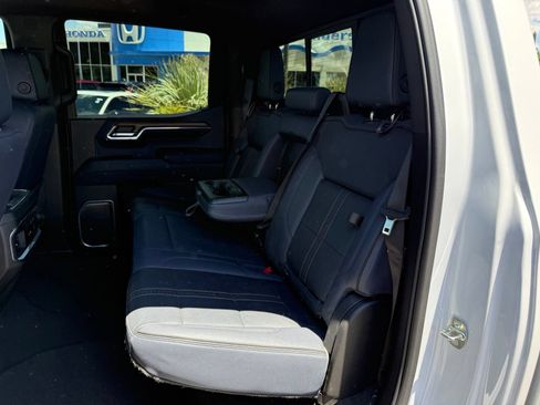 Used 2023 Chevrolet Silverado 1500 High Country w/ Technology Package AWD/4WD image 43