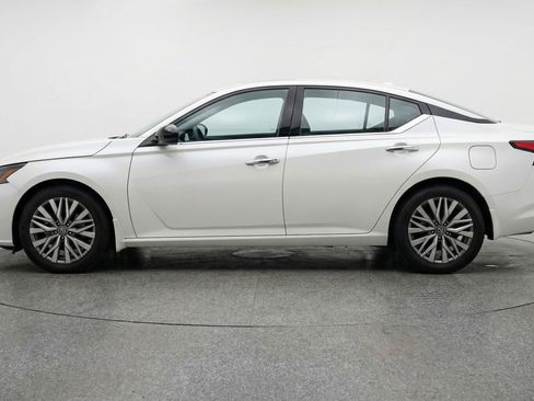 Used 2025 Nissan Altima 2.5 SV image 4
