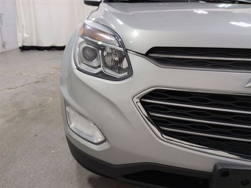 Used 2017 Chevrolet Equinox LT image 11