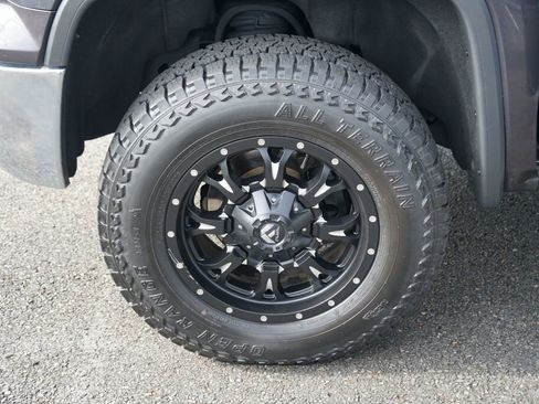 Used 2014 GMC Sierra 1500 SLE w/ Suspension Package, Off-Road image 10